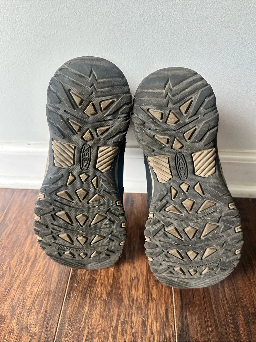 Keen kids hiking